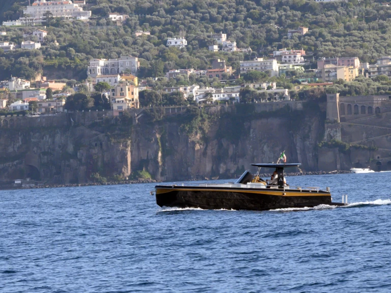 Allure 38 a louer à Sorrento