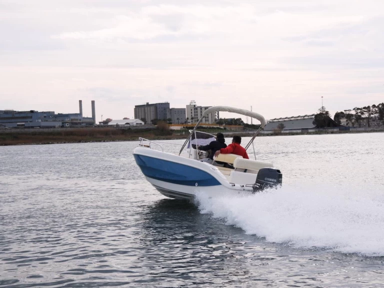Bateau à moteur à louer à Sirmione au meilleur prix