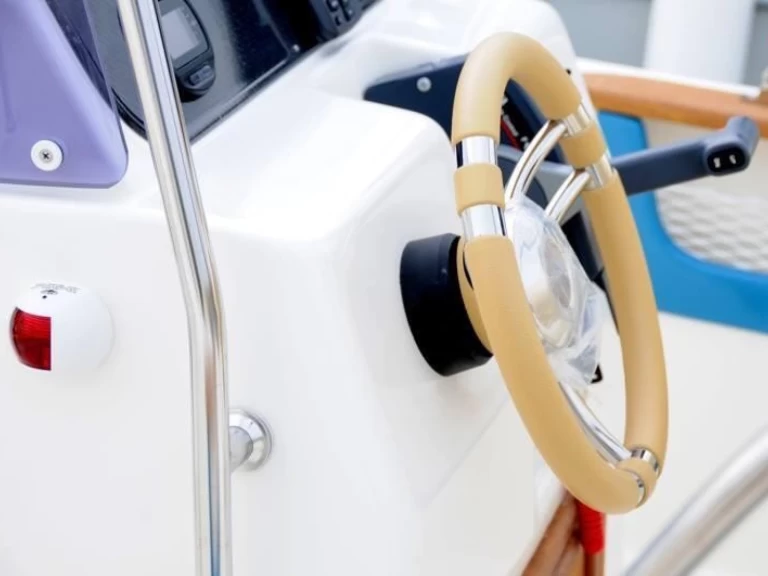 marinesite 18 OPEN  a louer à Sirmione