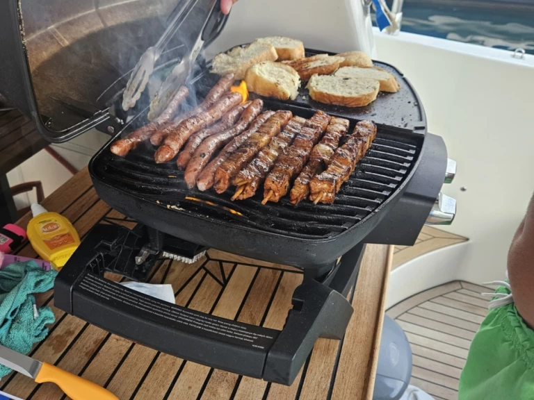 Bateau à moteur à louer à Tribunj au meilleur prix