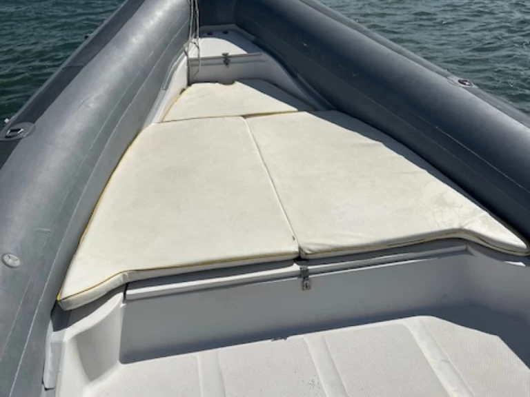 Location bateau Piraillan pas cher Sacs S 750 Madras