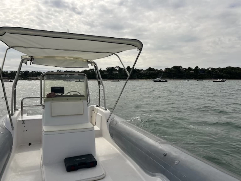 Location Semi-rigide à Piraillan - Sacs Sacs S 750 Madras