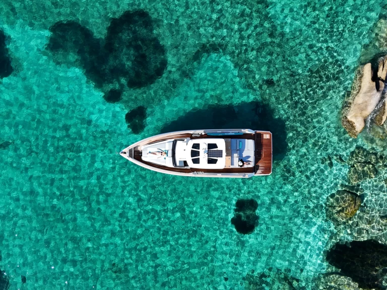 Location bateau Cannigione pas cher Fjord 44 Open