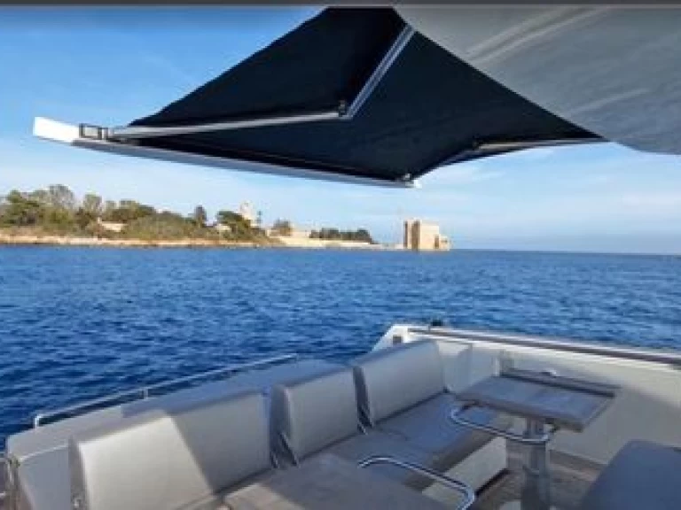 Louer Bateau à moteur avec ou sans skipper Fjord à Cannigione