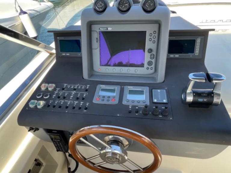 Location Bateau à moteur Tornado avec permis