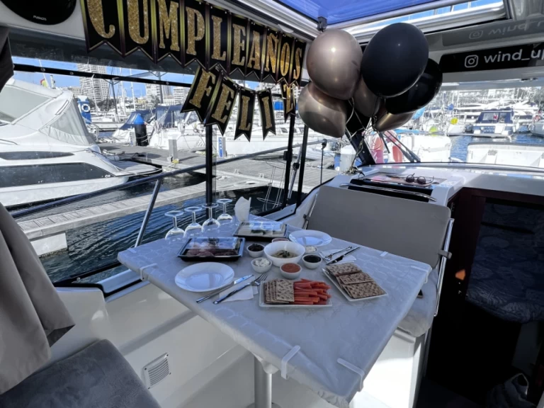 Location à Port d'Alicante - Jeanneau Merry Fisher 895 sur SamBoat