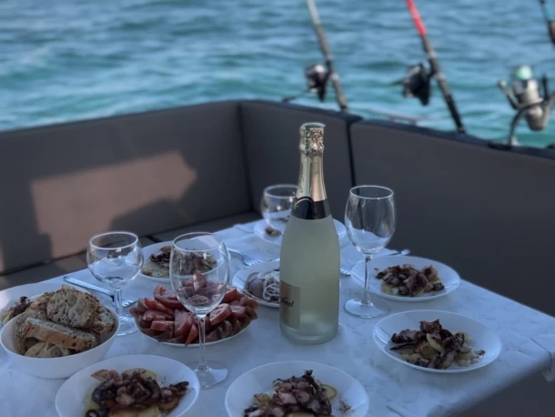 Louez un Jeanneau Merry Fisher 895 à Port d'Alicante