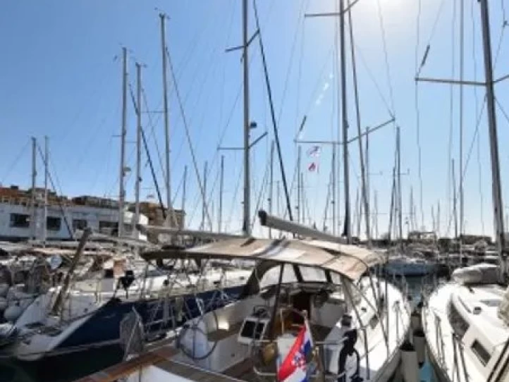 Louez un Bavaria Cruiser 37 à Zadar