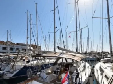 Hire a Bavaria Cruiser 37 Zadar