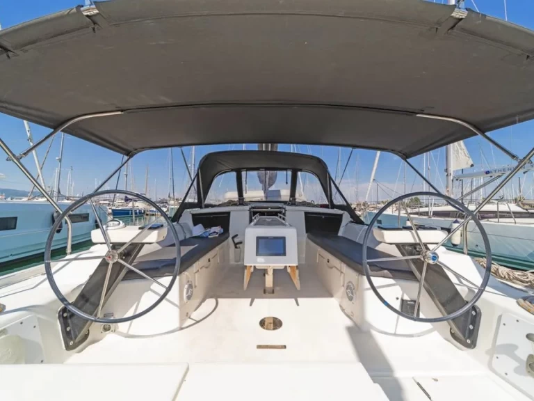 Louez un Dufour Dufour 430 à Ávdira