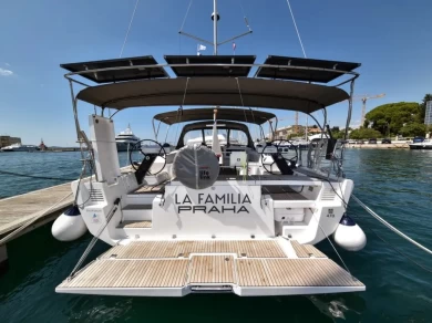 Charter a Dufour Dufour 470 in Zadar on Samboat