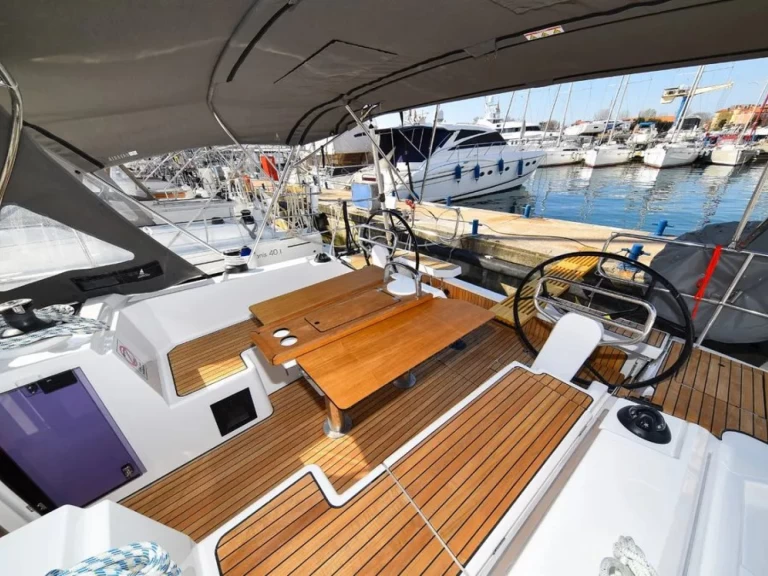 Location bateau Bavaria Bavaria C38 à Zadar sur Samboat