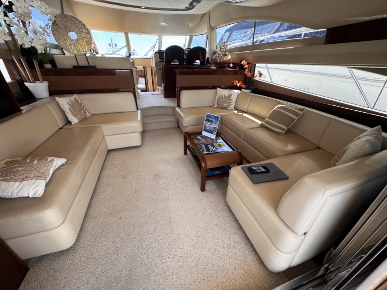 Bateau à moteur à louer à Mandelieu-la-Napoule au meilleur prix