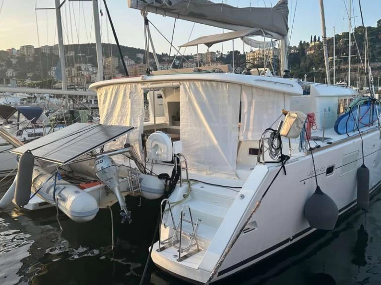 Louer Catamaran avec ou sans skipper Lagoon à Naples
