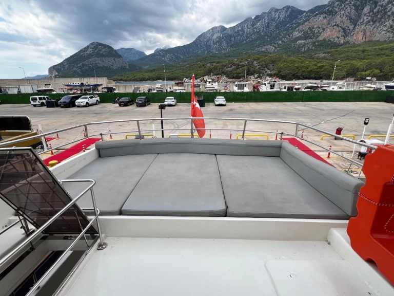 Louez un Custom Made 35 PERSON à Antalya (City)