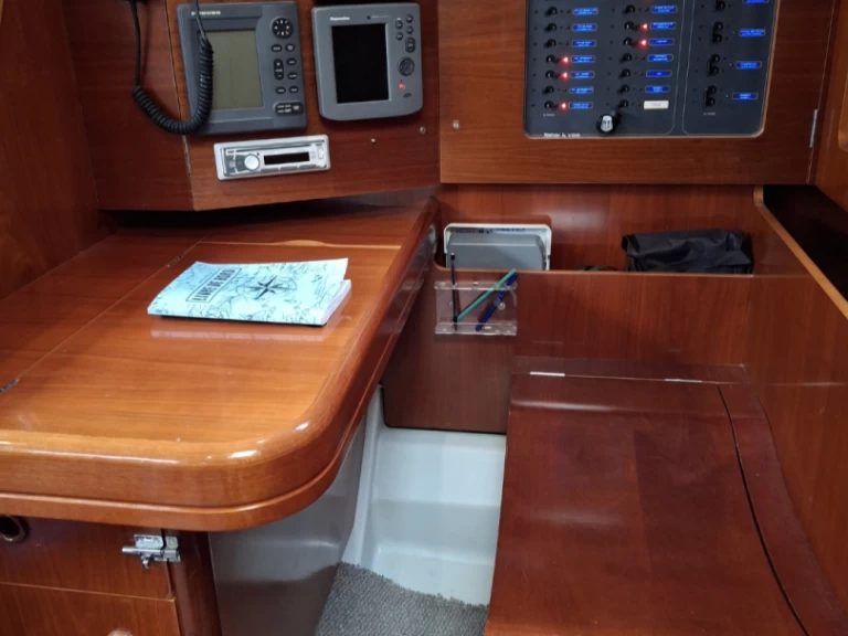 Location à Martinique - Bénéteau Oceanis Clipper 423 sur SamBoat