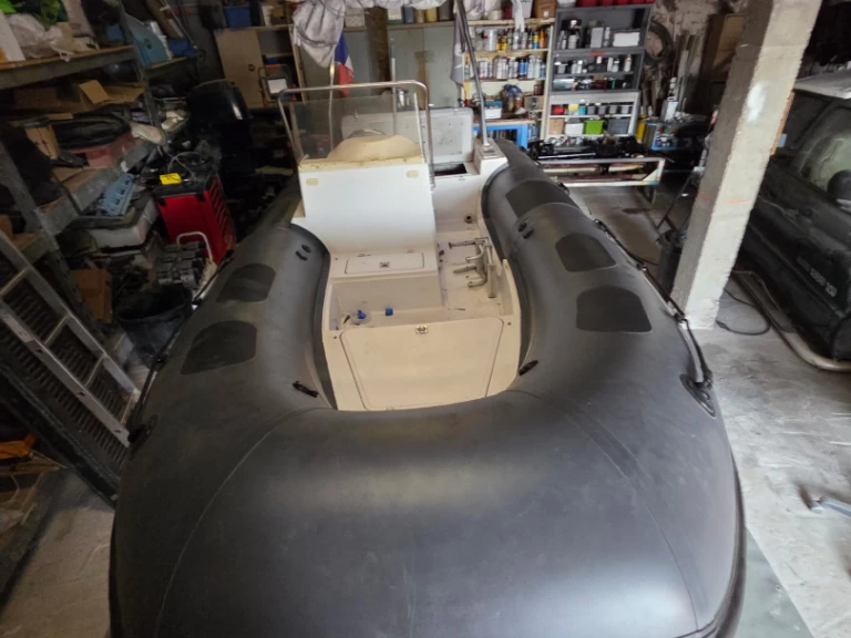 Louer Semi-rigide avec ou sans skipper Sacs à Marseillan