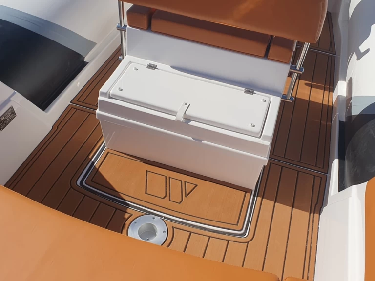 Tiger Tiger TL 650 a louer à Bormes-les-Mimosas