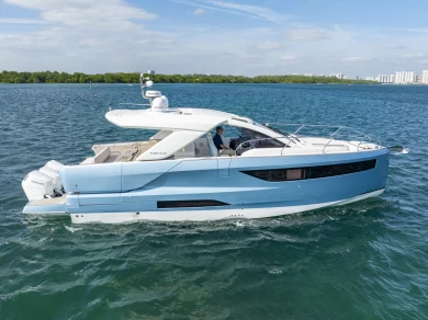 Boat rental Jeanneau db 43 in Miami on Samboat
