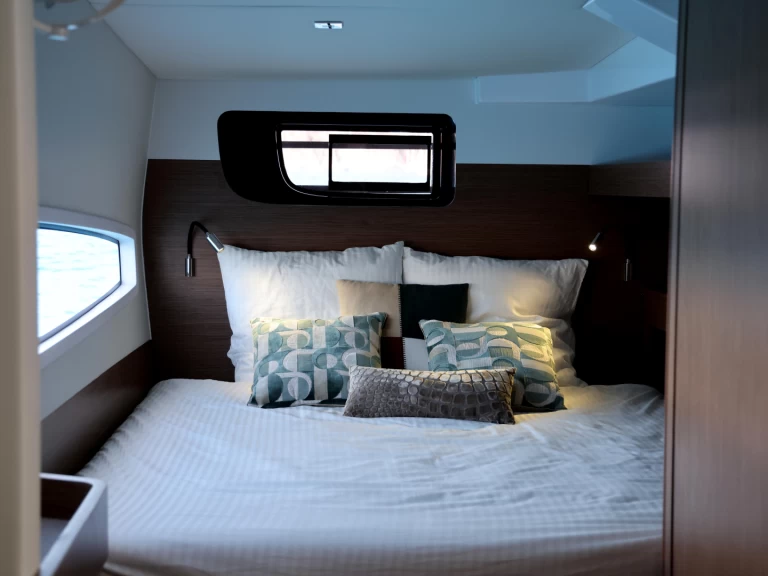 Location Catamaran à Marigot - Outremer OUTRE MER 52