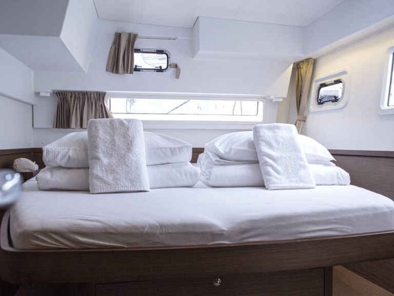 Location bateau Trogir pas cher Lagoon 42