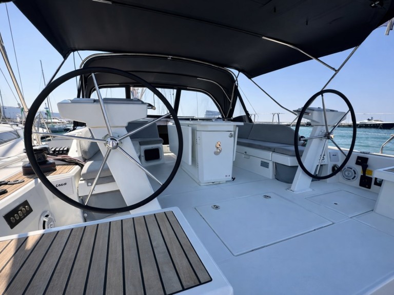 Location bateau Bénéteau Oceanis 51.1 à Álimos sur Samboat