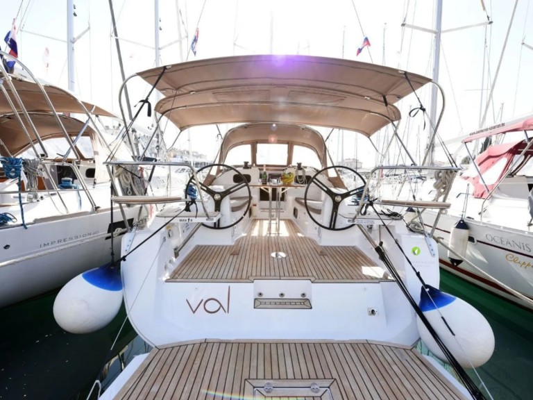 Voilier à louer à Sutomišćica au meilleur prix