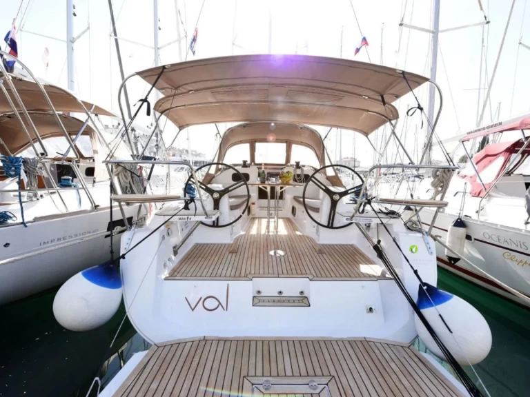 Voilier à louer à Sutomišćica au meilleur prix