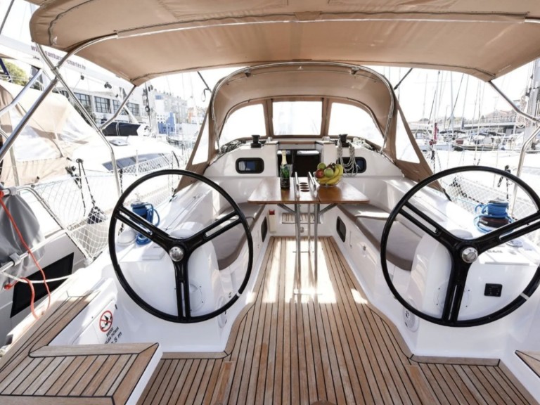 Elan Impression 40 a louer à Sutomišćica