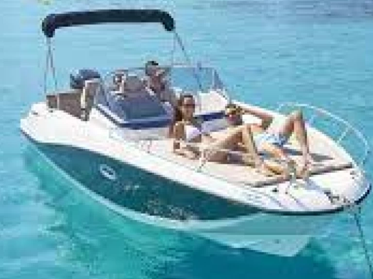 Location bateau Quicksilver Activ 675 Open Sport à Port Grimaud sur Samboat