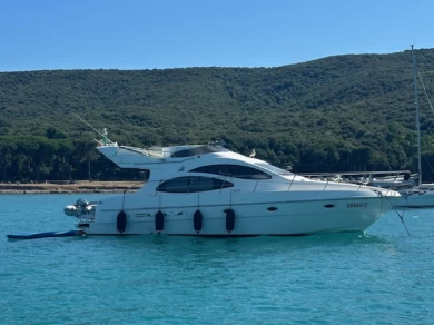 Yacht charter San Vincenzo - Azimut Azimut 42 Fly on SamBoat