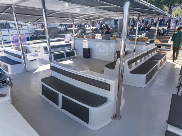 Fountaine Pajot Tahiti 78 a louer à Barcelone