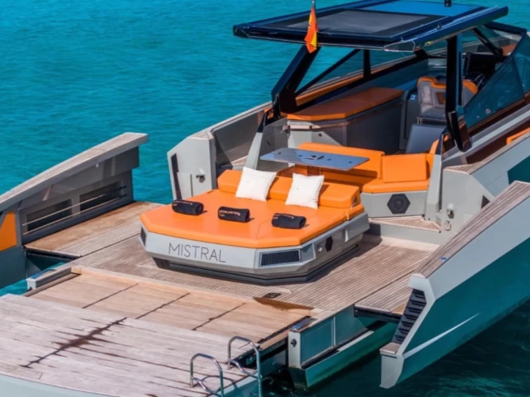 Bateau à moteur à louer à Ibiza (Ville) au meilleur prix