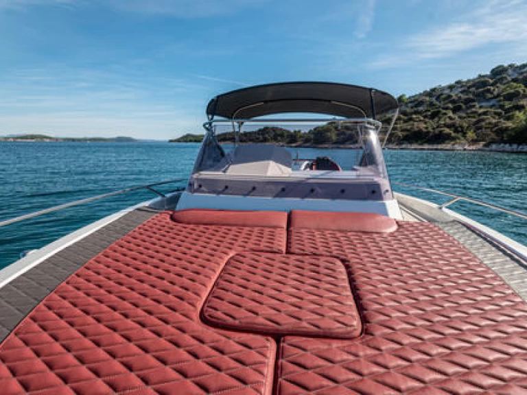 Location à Tribunj - Atlantic 730 Sun Cruiser sur SamBoat