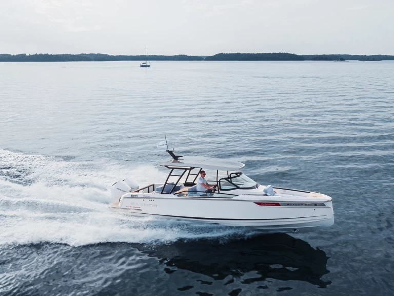 Bateau à moteur à louer à Anávyssos au meilleur prix
