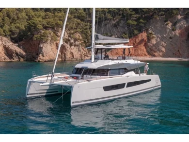 Catamaran hire in Vibo Marina - Fountaine Pajot Fountain Pajot