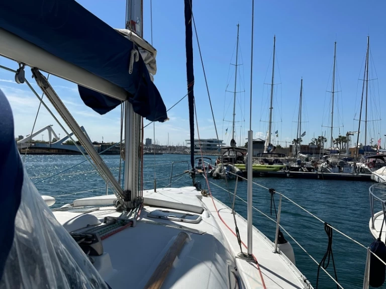 Location à La Marina de Valencia - Bénéteau OCEANIS CLIPPRT 393 sur SamBoat
