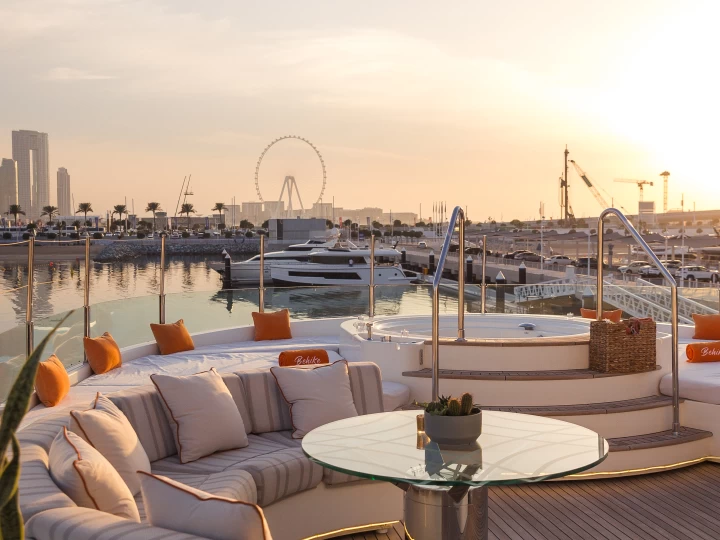 Louer Yacht avec ou sans skipper Sunseeker à Dubaï harbour