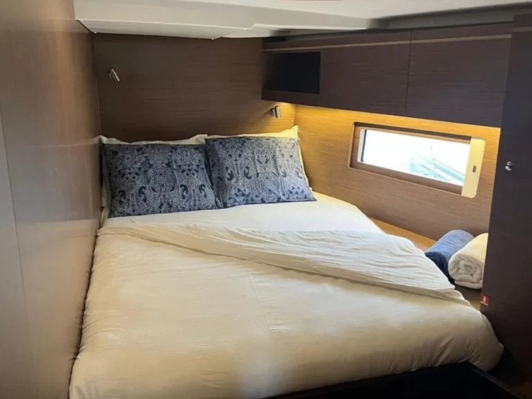 Bénéteau Oceanis 51.1 a louer à Álimos