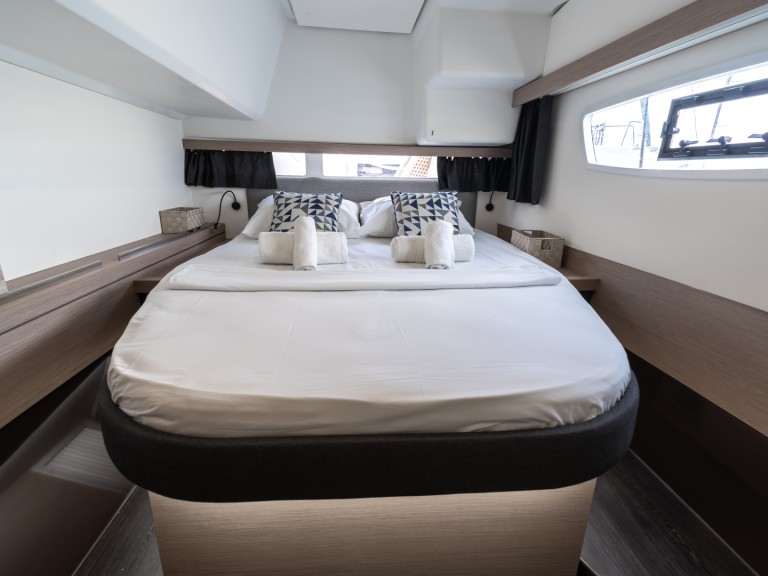 Louez un Fountaine Pajot Isla 40 à Lávrio