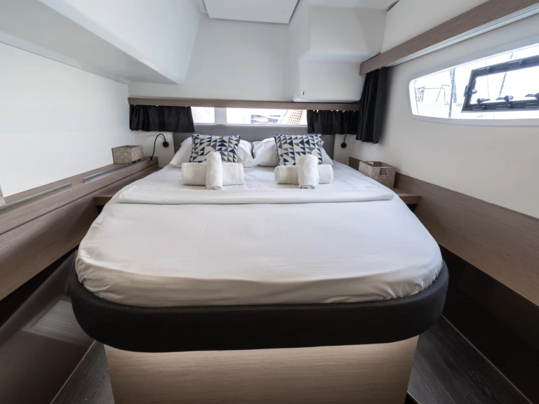 Louez un Fountaine Pajot Isla 40 à Lávrio