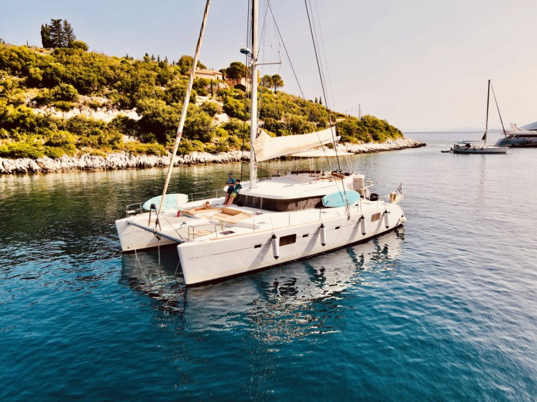 Louer Catamaran avec ou sans skipper Lagoon à Páleros