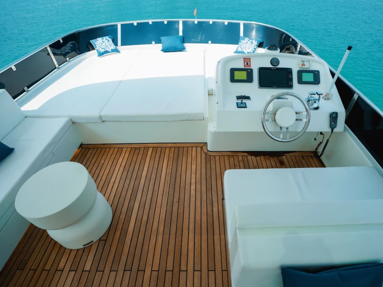 Location Yacht à Dubaï harbour - Sunseeker Polans