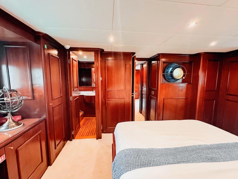 Location bateau Dubaï harbour pas cher Freedom