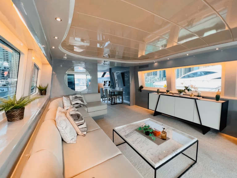 Louez un Sunseeker X8 à Dubaï harbour