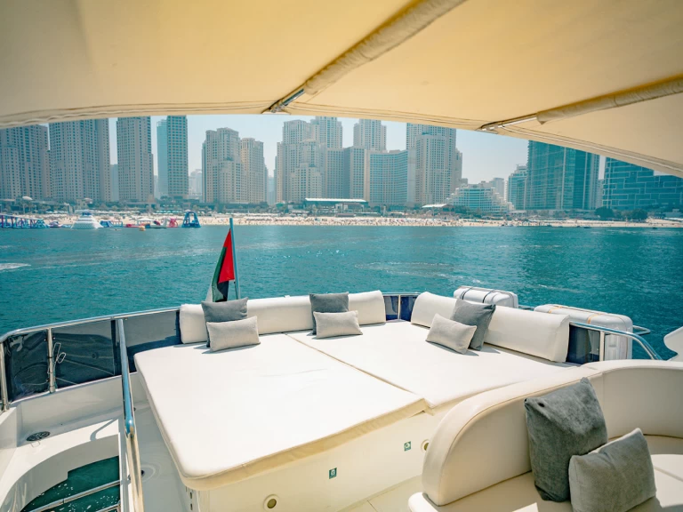 Location bateau Sunseeker X8 à Dubaï harbour sur Samboat