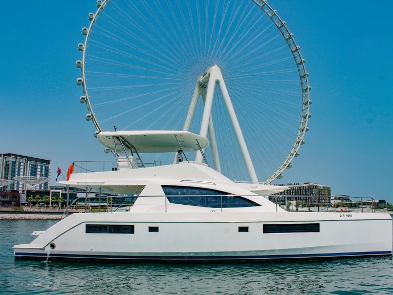 Location bateau Azimut X6 à Dubaï harbour sur Samboat