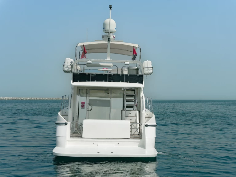 Location Bateau à moteur Azimut avec permis