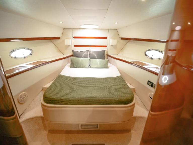 Bateau à moteur à louer à Dubaï harbour au meilleur prix