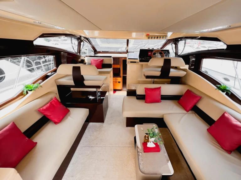 Location bateau Dubaï harbour pas cher X7